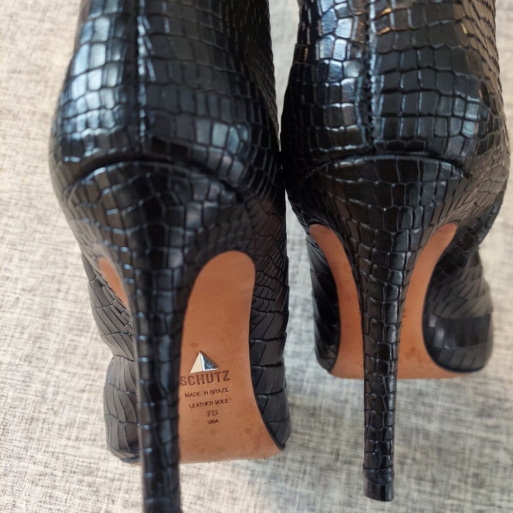 SCHUTZ MARYANA Black Croc-Embossed Heeled Boots - Picture 5 of 7
